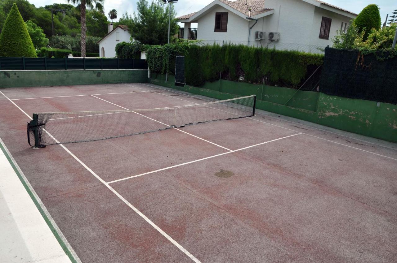 Tenis Roda De Bara Dış mekan fotoğraf